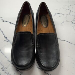 Hush Puppies Women’s Black Leather Slip-Ons NWOT